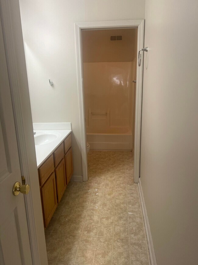 201 Eastbridge Ct Condo Condo for Rent in Louisville, KY