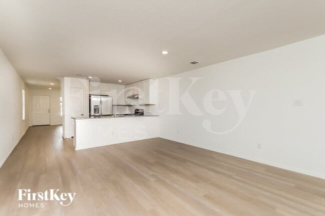 Photo - 10610 McClintock Dr