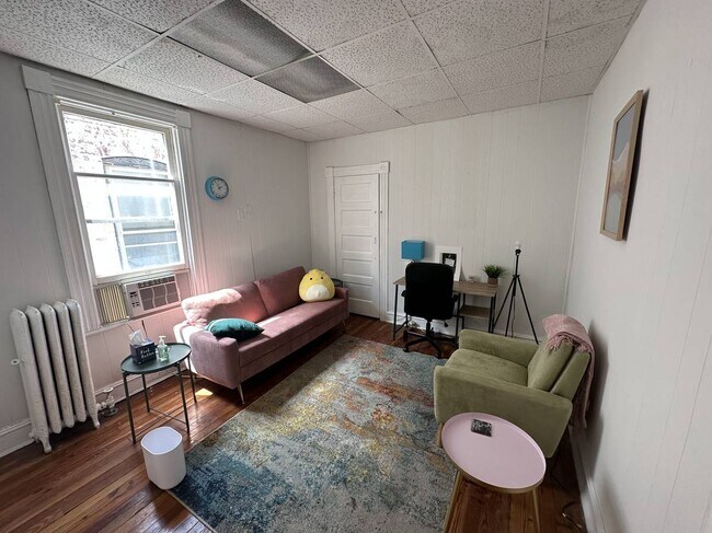 Photo - 846 W 36th St Unit 846 W 36th St apartment