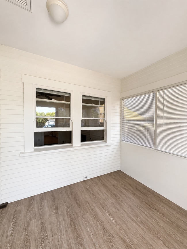 Photo - 120 H Ave