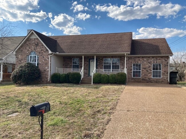 Building Photo - Move in Ready - Near Airport