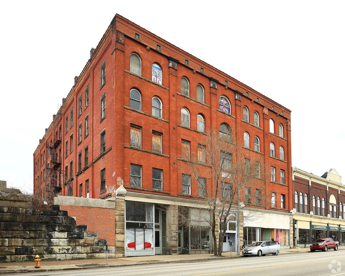Photo - 1501-1509 State St Apartments