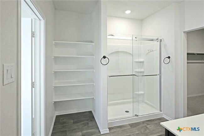 Building Photo - 884 Armadillo Dr