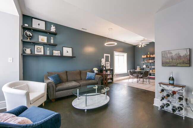 Photo - Gorgeous 3 Bedroom Little Italy Unité A