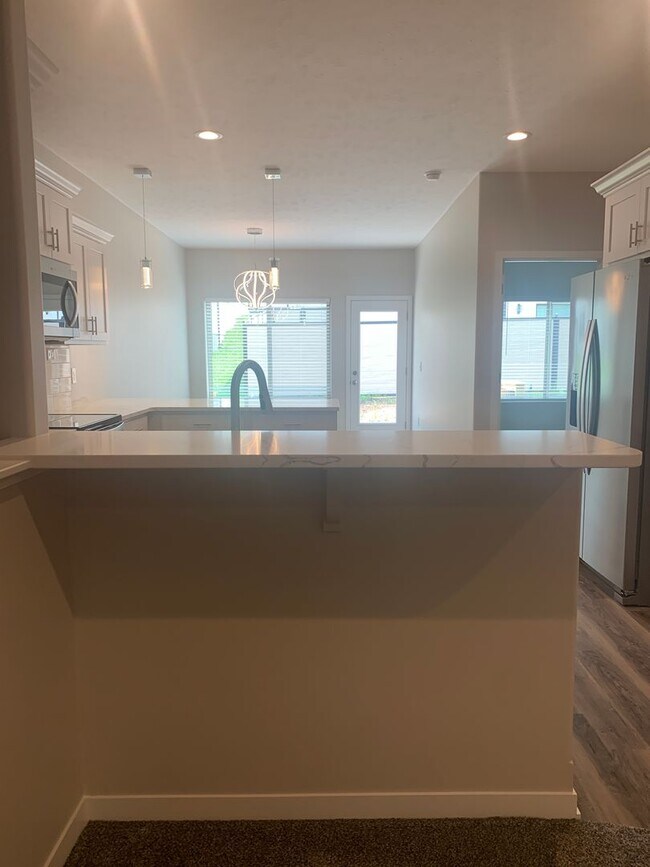 Photo - Walkout ranch townhome with 2 stall garage...