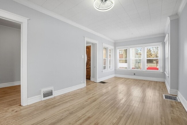 Photo - 5919 S Spaulding Ave