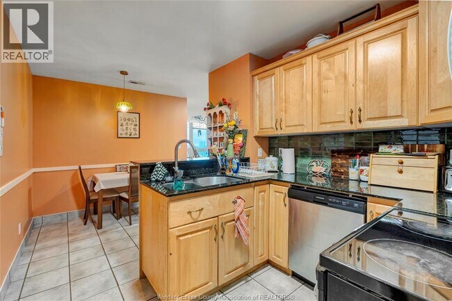 Photo - 540 Ouellette Ave Unit 7B