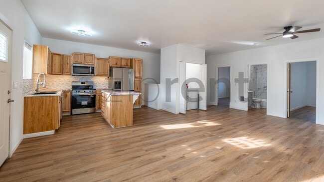 Photo - 307 E Thorn St