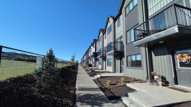 Building Photo - 2035-2035 Chalmers Way SW Unit 42 / B