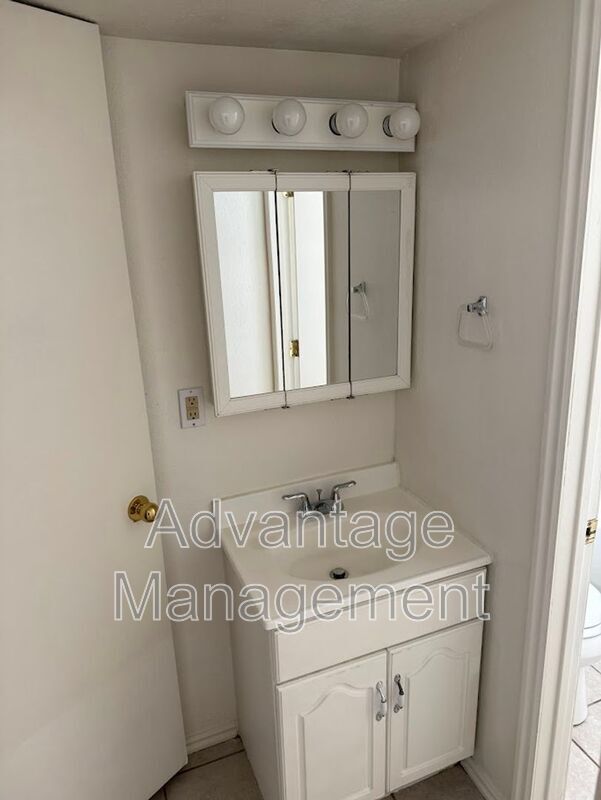Photo - 927 S 1635 W St