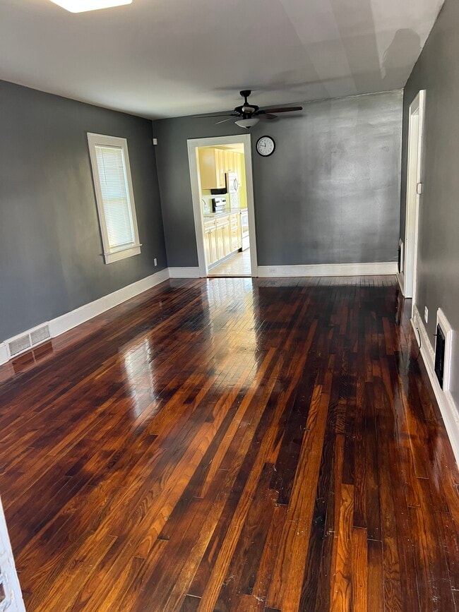 Photo - 748 Grant St