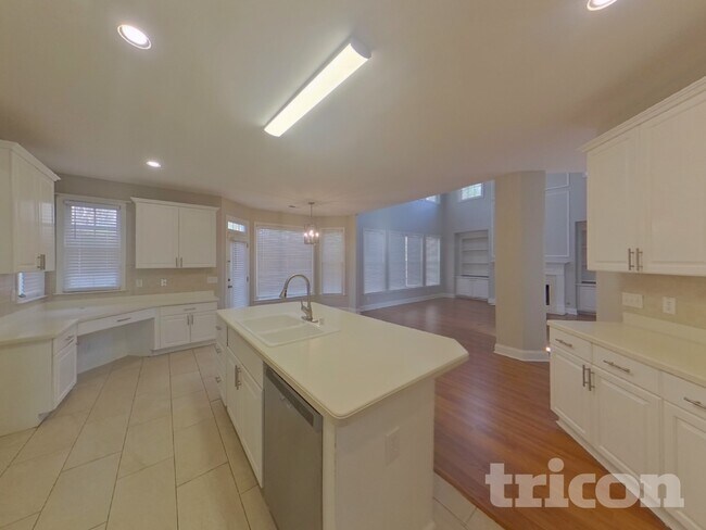 Photo - 275 Lawrence Pl