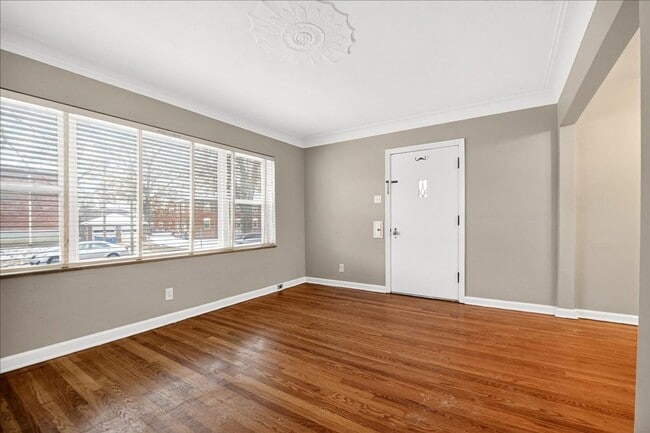 Photo - Duplex Alone Unit 5855