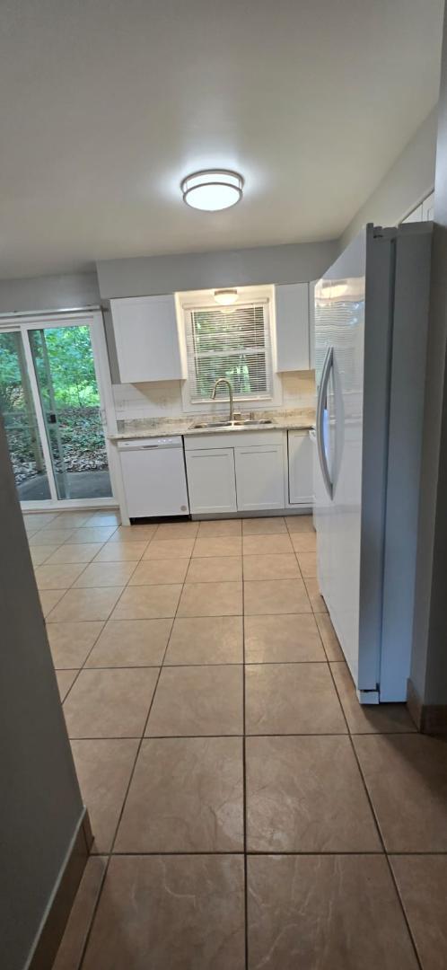 Photo - 1363 Vineland Ct SE