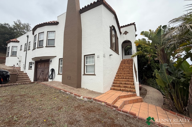 Building Photo - Charming Victorian 3 Bedroom Home in Colma
