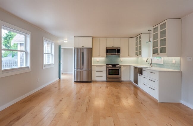 8 Hideaway Pl