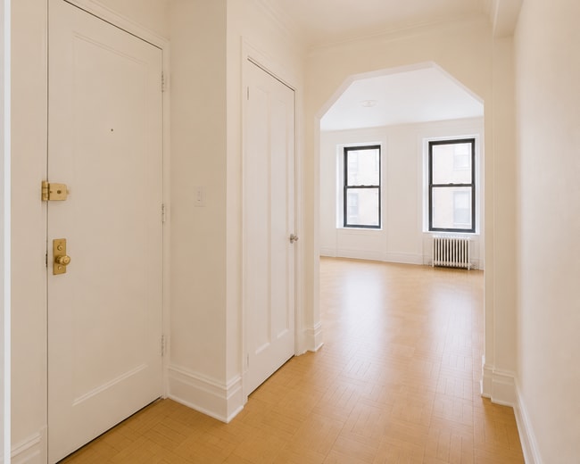 Photo - 761 6th Ave