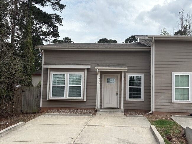 Building Photo - 16839 Balmoral St