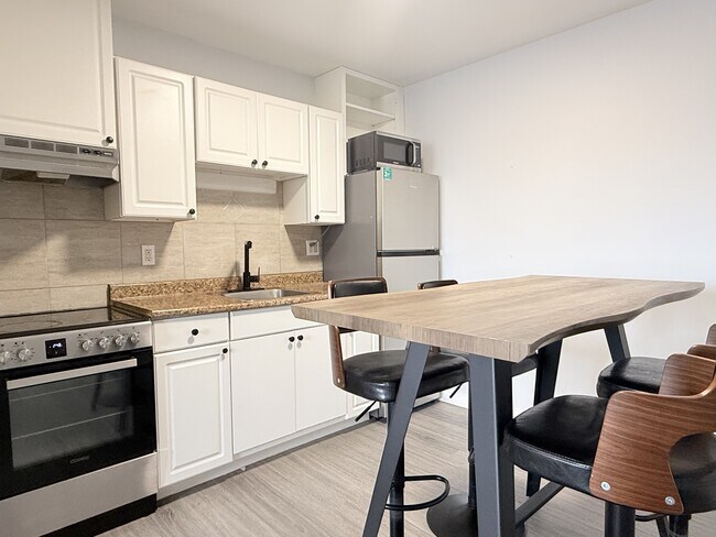 Photo - 1681 Windsor Ave Unit 3