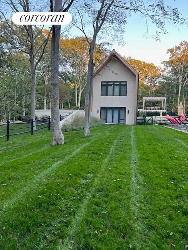 Photo - 9 Willow Pond Rd