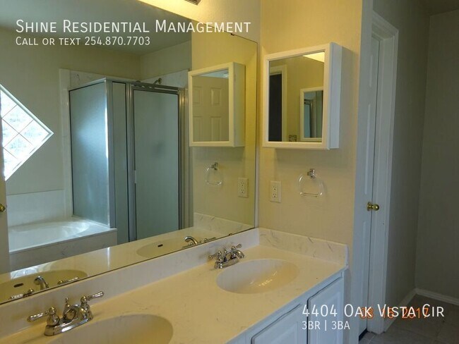 Photo - 4404 Oak Vista Cir