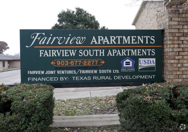 Oaks at Fairview