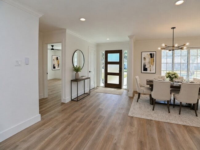 Photo - 1054 Bethlehem St
