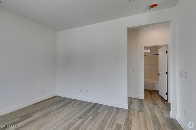 Building Photo - 367 N 16th St Rental