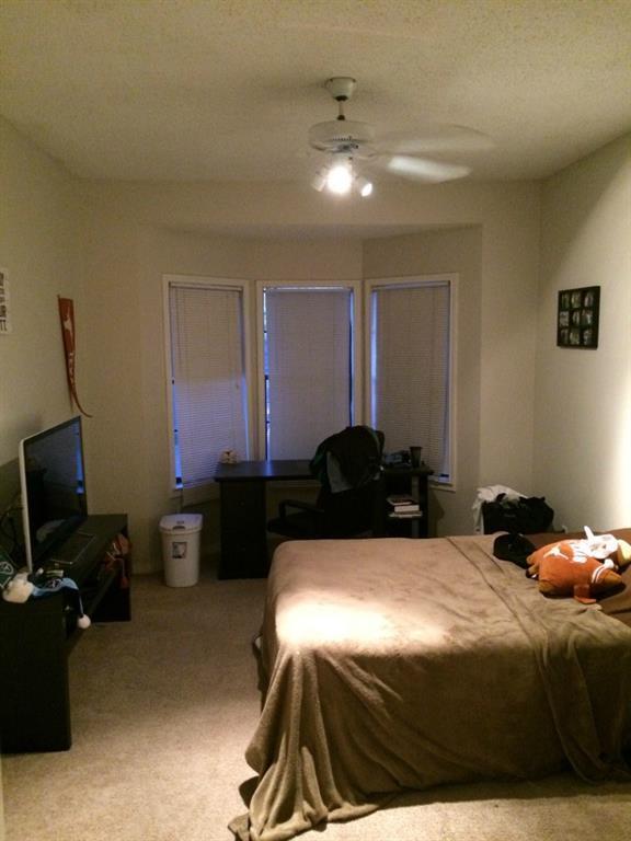 Building Photo - 915 W 23rd St Unit 208