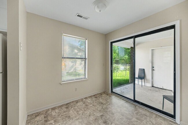 5225 Marseilles Dr Unit A Side