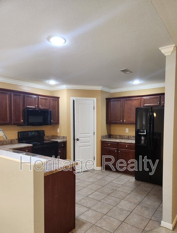 Photo - 6515 Airtree Ln
