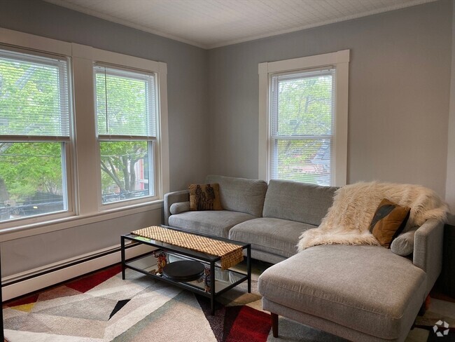 Building Photo - 208 Banks St Unit #1 Rental