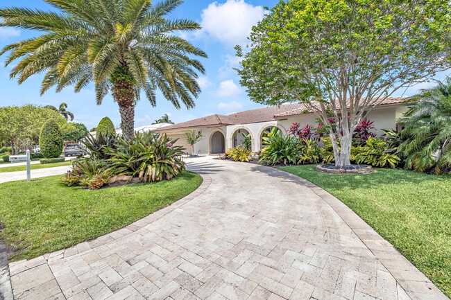 Photo - 2471 NE 46th St