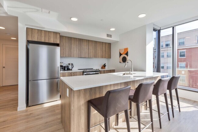 Photo - 79 Queensberry St Unit SI FL5-ID1039265P