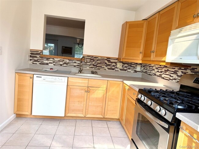 Photo - 209 Everett Pl