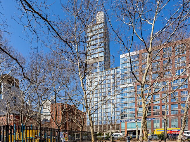 Photo - 215 Chrystie St