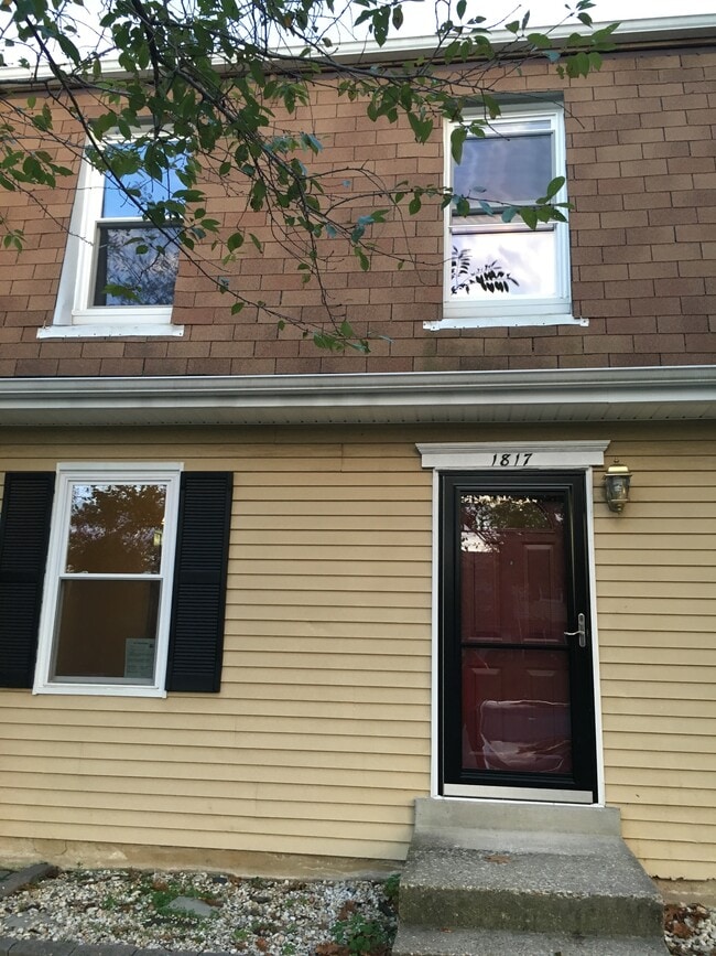 Building Photo - 1817 Oriole Ct
