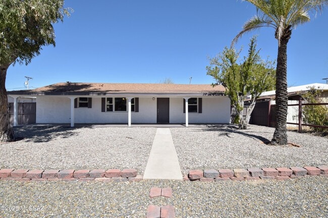 Photo - 4233 E Lester St