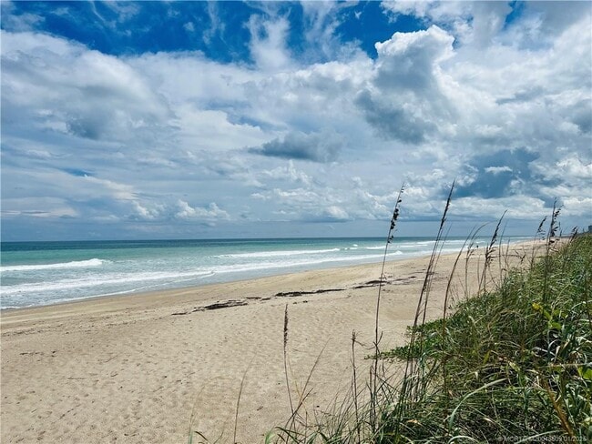 Building Photo - 9940 S Ocean Dr Unit 703 Rental