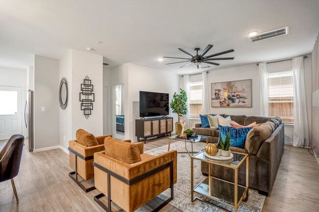 Photo - 10477 Pineland Dr