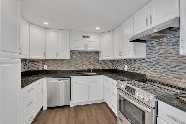 Photo - 6666 Brookmont Terrace Unit 307