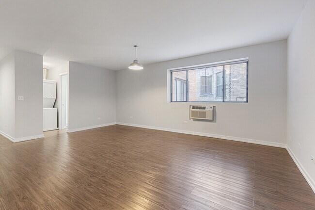 Photo - 6134 N Kenmore Ave