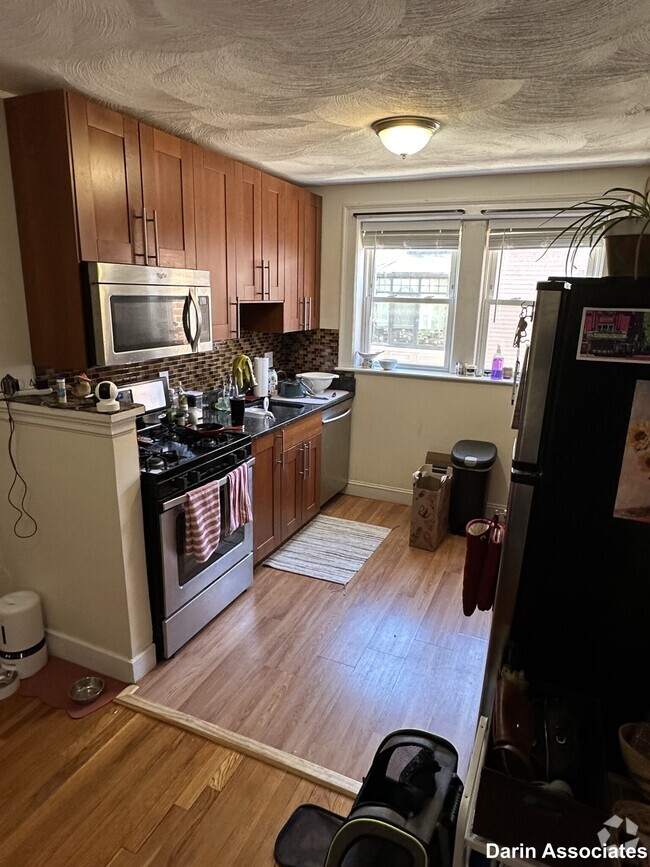 Building Photo - 37 Day St Unit 38 Day  2 Rental
