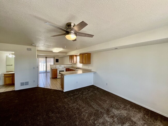 Photo - Nichols 1216-1218 Unit 1218