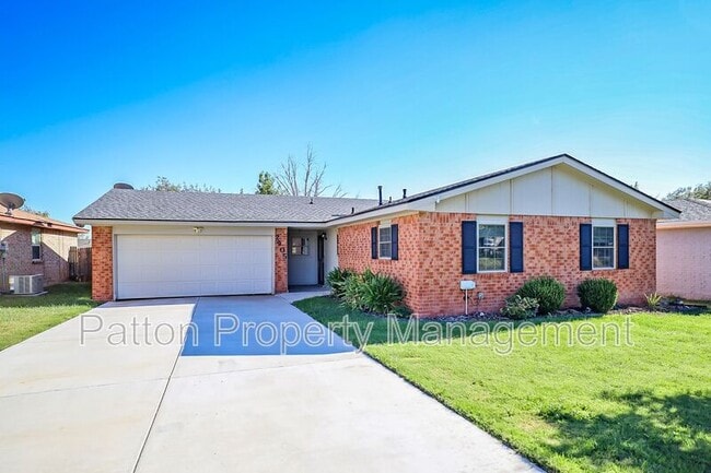 Building Photo - 2905 Salem Dr