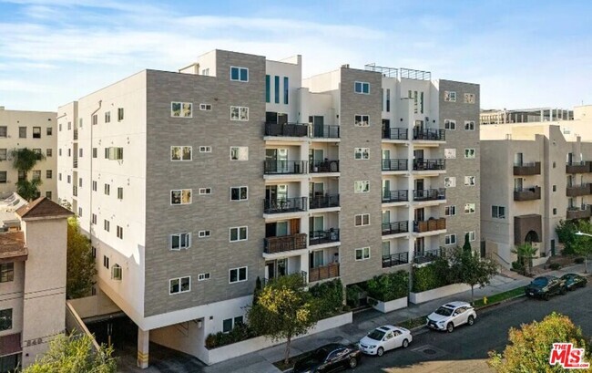 Building Photo - 837 Harvard Blvd Unit 212 Rental