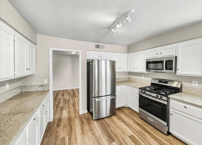 Photo - 3301 Hyannis Cir