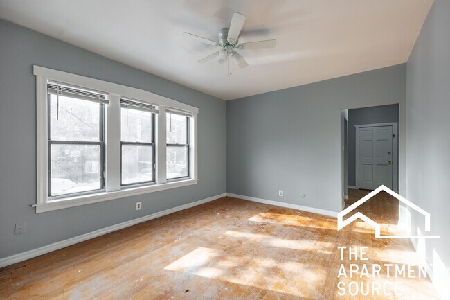 Photo - 1319.5 W Estes Ave Unidad 22