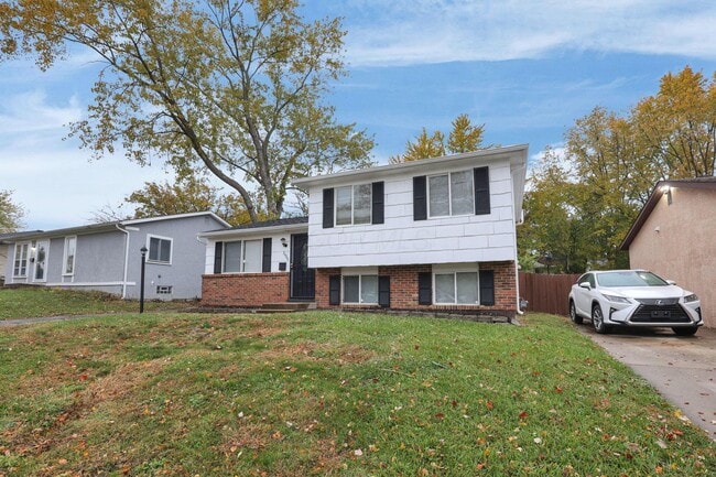 Photo - 2464 Queenswood Dr