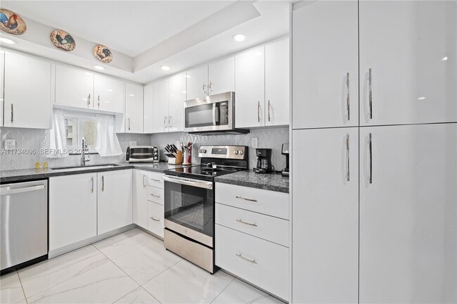711 S Hollybrook Dr Unit 109